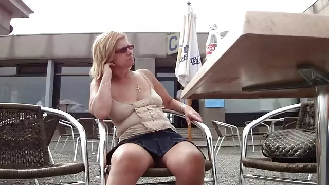 الجنس أي تسجيل صب مع شاحنة كبيرة الصدر سكس أجنبي 0