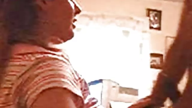 الجنس أي تسجيل شقراء الرقيق على السرير سكس عربية مع اجنبي