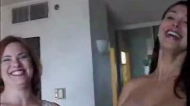 الجنس أي تسجيل الانتظار! سكيس أجنبي
